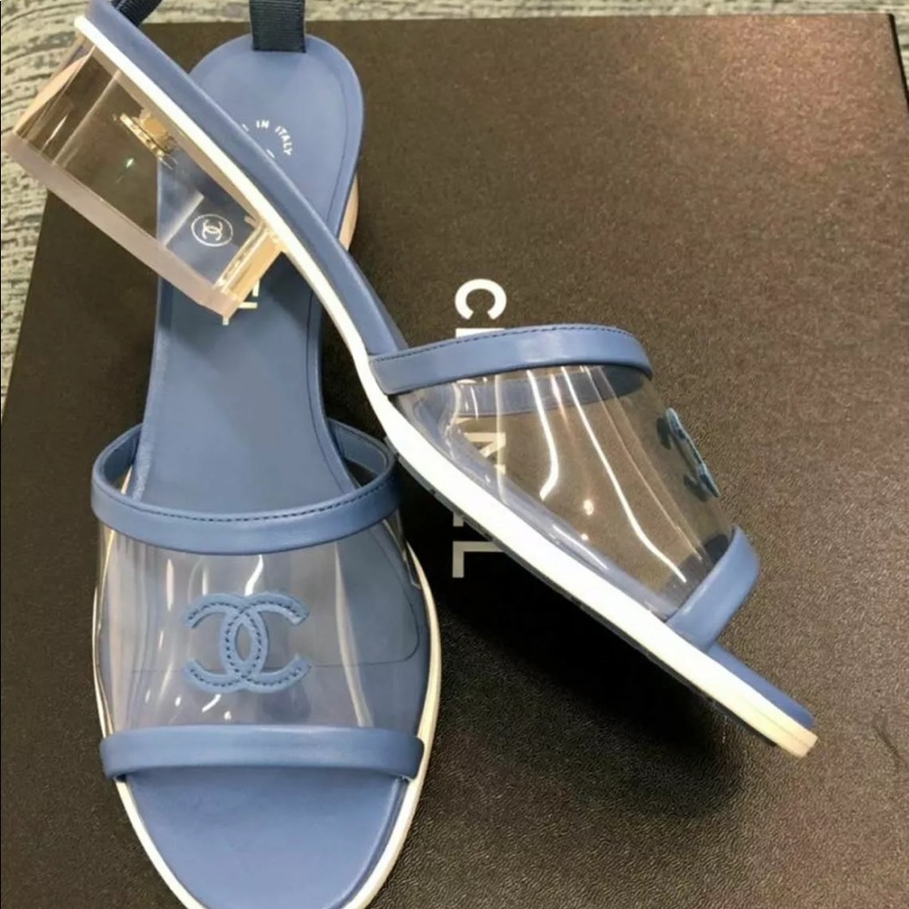 CHANEL CRUISE 2019 TRANSPARENT/BLUE CC SLides